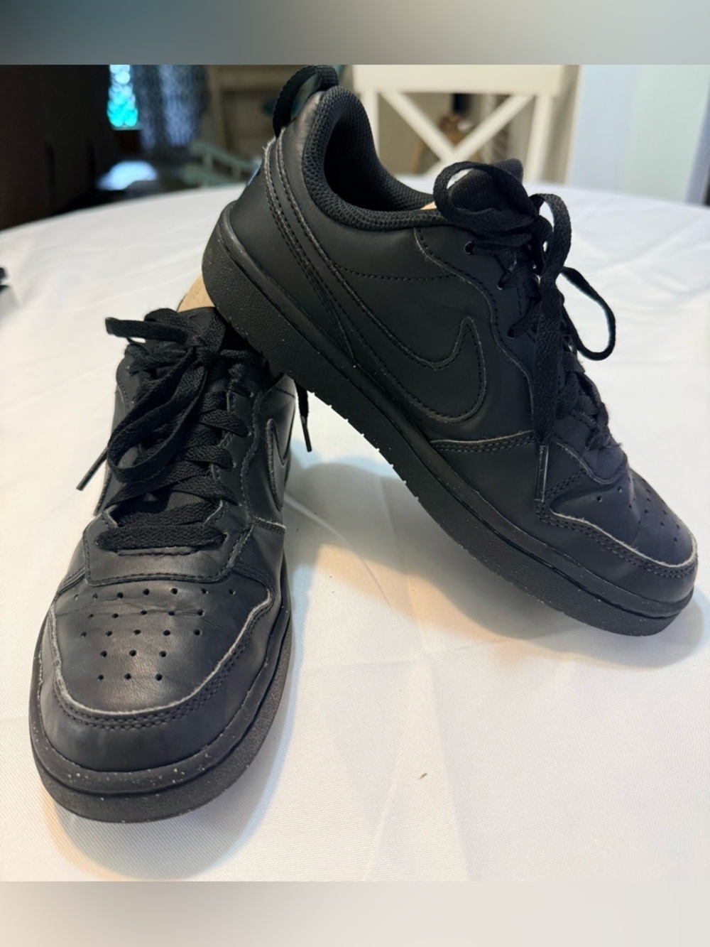 Nike unisex court Borough low 2 sneakers blk on blk size 4.5Y